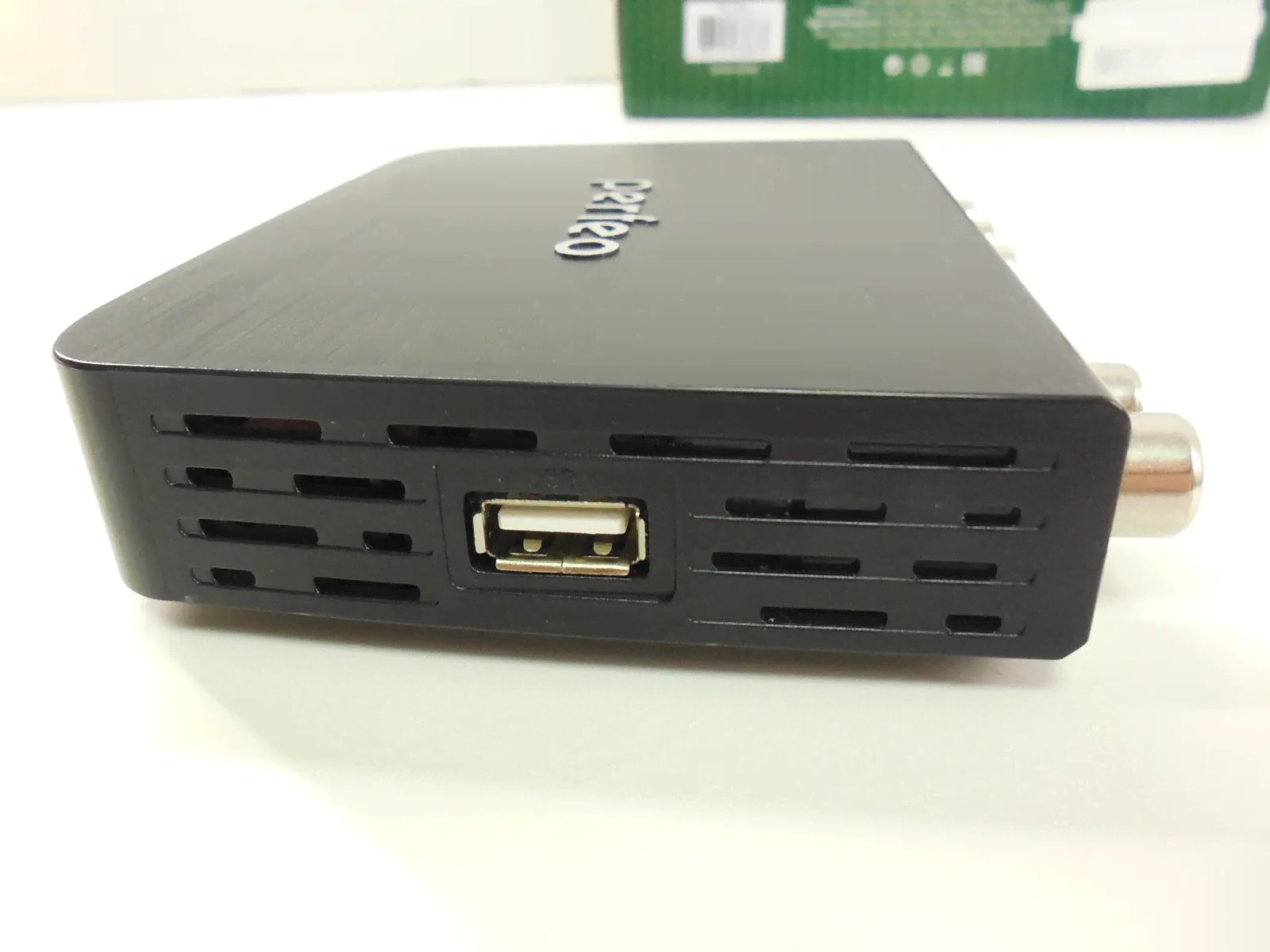 Ресивер DVB-T2 + Медиаплеер Perfeo PF-120-1-2